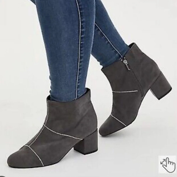 Torrid 7.5W Rhinestone Grey Faux Suede Ankle Booties New With Box - Picture 3 of 17